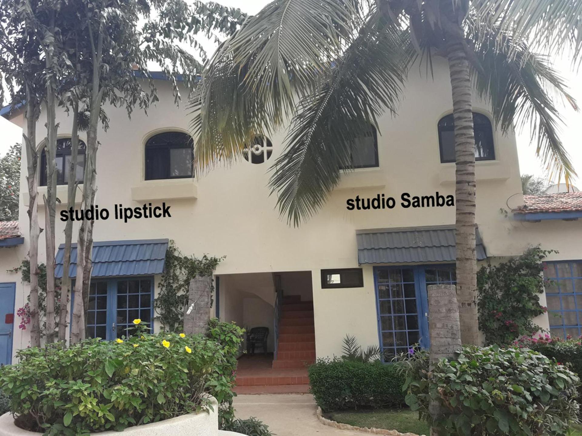 Studio Lipstick ซาลี ปอร์ตูดัล ภายนอก รูปภาพ